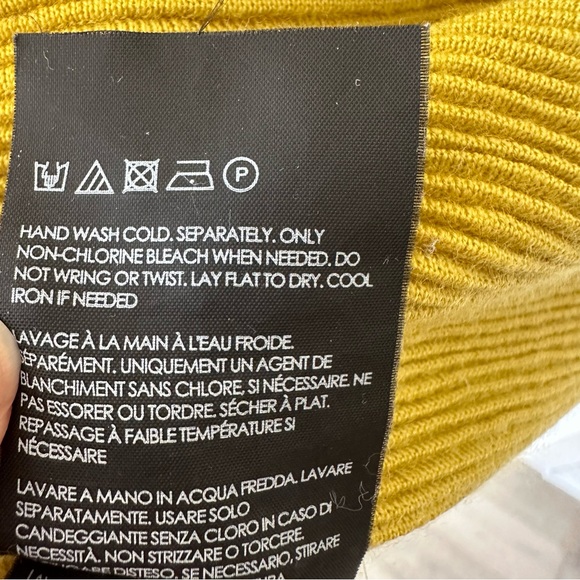 Club Monaco ribbed crew neck - Picture 8 of 8